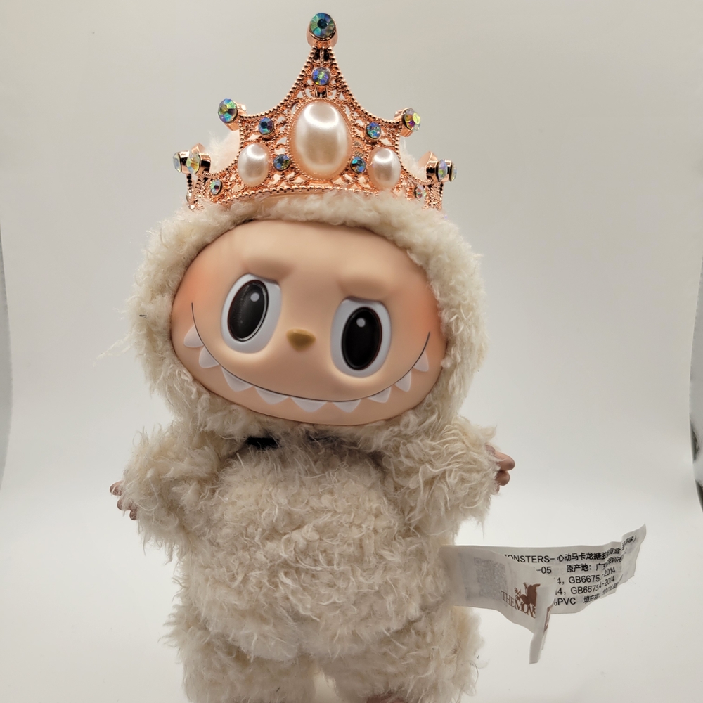 Crown For 17cm Dolls. No Doll Included.